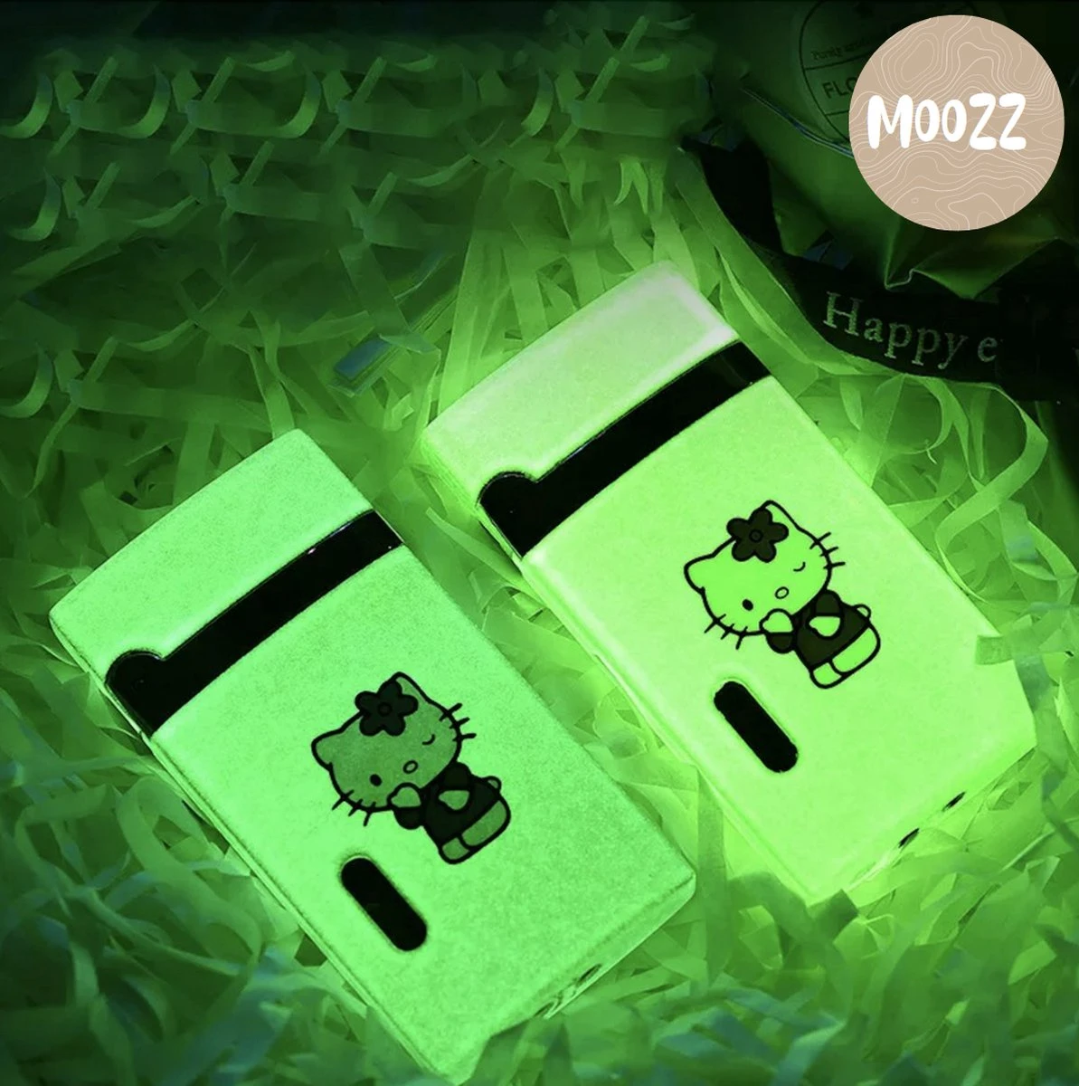 Briquet Moozz® Hello Kitty Glow In The Dark Avec Flamme Rose - Connu De TikTok - Rechargeable Et Coupe-vent 2 Briquet Moozz® Hello Kitty Glow In The Dark Avec Flamme Rose - Connu De TikTok - Rechargeable Et Coupe-vent – Image 2