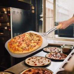 Pelle à Pizza Decopatent® - Pelle à Pizza Carrée Avec Long Manche En Bois (80cm) - Spatule à Pizza Bois / Acier Inoxydable Métal - CARRÉ -Grill Feu Maison 1200x1200 1264