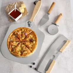 Bymouna - Set - Pelle à Pizza - 30,5 CM Et 25,5 CM - Inox/Bois De Chêne - Coupe-pâte - Couteau à Pizza - Coupe-pizza - Spatule - Wiegemes -Cutter
