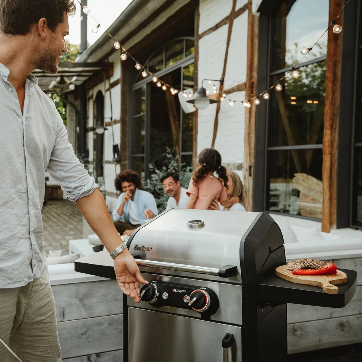 Barbecue électrique Enders EFlow Pro 2 Turbo - Bbq - 36,5 Kg - Surface De Cuisson 50 X 39 Cm - Grille De Cuisson Grille En Fonte 3 Barbecue électrique Enders EFlow Pro 2 Turbo - Bbq - 36,5 Kg - Surface De Cuisson 50 X 39 Cm - Grille De Cuisson Grille En Fonte – Image 3