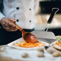 Relaxdays Pelle à Pizza En Acier Inoxydable - Spatule à Pizza Manche En Bois - Cuillère à Pain - Pliable - 29x29 Cm -Grill Feu Maison 1200x1200 1273