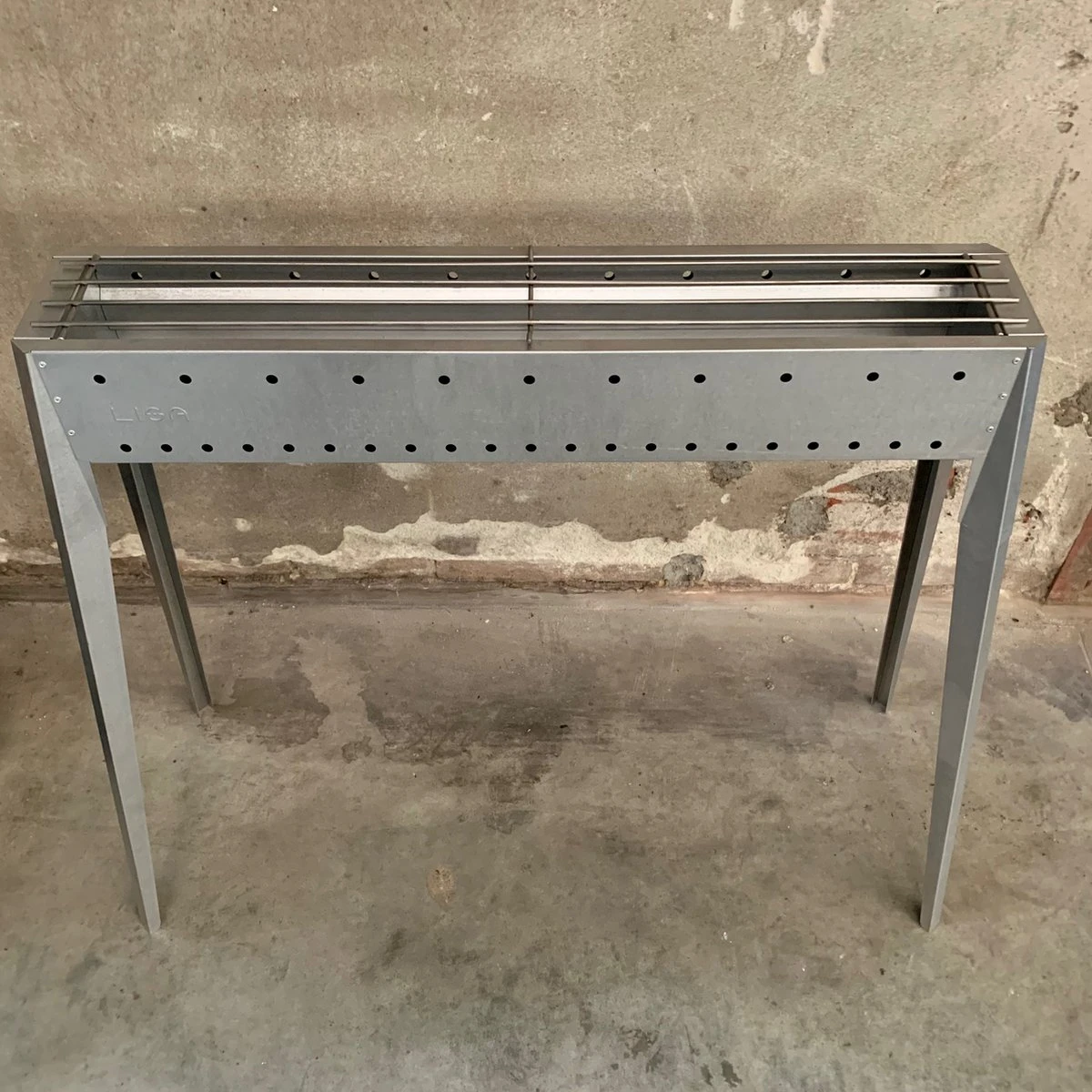 Spiedini Saté-bbq Sumatra 80 - Barbecue à Charbon Double Paroi Avec Grille Horizontale Pour Satay Ou Autres Brochettes - 80 Cm De Long, 11 Cm De Large, 83 Cm De Haut - Matière : Fer Aluminisé 8 Spiedini Saté-bbq Sumatra 80 - Barbecue à Charbon Double Paroi Avec Grille Horizontale Pour Satay Ou Autres Brochettes - 80 Cm De Long, 11 Cm De Large, 83 Cm De Haut - Matière : Fer Aluminisé – Image 8