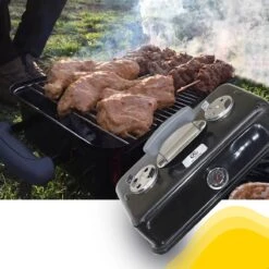 AG To- Go Barbecue Ø44 Cm - Barbecues à Charbon - Incl. Thermomètre - Température Inoxydable - Compact -Barbecue Carré - Incl. Couvercle - Barbecue Traditionnel - 6 Personnes - Partout Grille De Ventilation Pour Régulation D'oxygène - Zwart -Grill Feu Maison 1200x1200 303