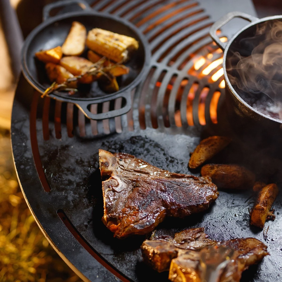 Ahos 850 Barbecue Cheminée Brasero - Anneau De Grill - Y Compris Plancha, Grille De Grille Et Support De Pot - Diamètre 80 Cm - Acier 4 Ahos 850 Barbecue Cheminée Brasero - Anneau De Grill - Y Compris Plancha, Grille De Grille Et Support De Pot - Diamètre 80 Cm - Acier – Image 4