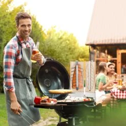 Relaxdays Ensemble De 2 Planches à Saumon Finlandais - Bois De Cèdre - Planche à Fumer Barbecue - Support Ovale - Pinces -Grill Feu Maison 1200x1200 539