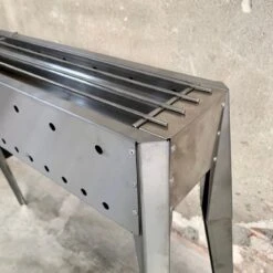 Spiedini Saté-bbq Java 80 - Barbecue à Charbon De Bois De Luxe à Double Paroi Avec Grille Horizontale Pour Satay Ou Autres Brochettes - 80 Cm De Long, 11 Cm De Large, 83 Cm De Haut - Matériau : Acier Inoxydable 18 Spiedini Saté-bbq Java 80 - Barbecue à Charbon De Bois De Luxe à Double Paroi Avec Grille Horizontale Pour Satay Ou Autres Brochettes - 80 Cm De Long, 11 Cm De Large, 83 Cm De Haut - Matériau : Acier Inoxydable -Grill Feu Maison 1200x1200 74