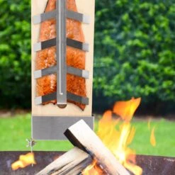 Relaxdays à Fumer Bbq Saumon 2 Pièces - Planche Finlandaise - Avec Support - Planche à Saumon - Réglable -Grill Feu Maison 1200x1200 820