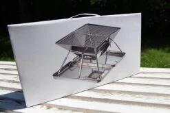 Barbecue Pliable Au Charbon De Bois De United Entertainment - Acier Inoxydable - Avec étui Et Sac De Transport -Grill Feu Maison 1200x800 4