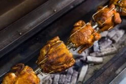 BBQNovation Grande Rôtisserie De Fourchette à Viande Double Face Pour Le Poulet, Entre Autres -Grill Feu Maison 1200x800 76