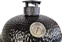 Obelix Kamado Large - 22 Pouces - Zwart - Avec Poseur De Plaque - Feutre En Fibre De Verre - Système D'ouverture / Fermeture - Precision Top-Vent -Grill Feu Maison 1200x808