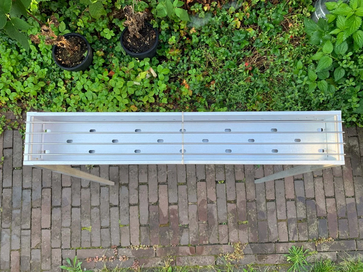 Spiedini Satay BBQ Bali 80 - Barbecue à Charbon Avec Grille Horizontale Pour Satay Ou Autres Brochettes - Longueur 80 Cm, Largeur 11 Cm - Matière : Fer Aluminisé 4 Spiedini Satay BBQ Bali 80 - Barbecue à Charbon Avec Grille Horizontale Pour Satay Ou Autres Brochettes - Longueur 80 Cm, Largeur 11 Cm - Matière : Fer Aluminisé – Image 4