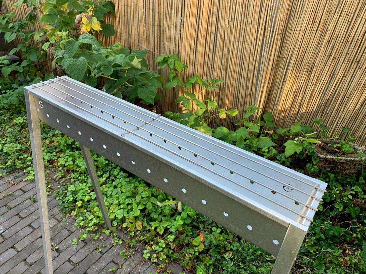 Spiedini Satay BBQ Bali 80 - Barbecue à Charbon Avec Grille Horizontale Pour Satay Ou Autres Brochettes - Longueur 80 Cm, Largeur 11 Cm - Matière : Fer Aluminisé 18 Spiedini Satay BBQ Bali 80 - Barbecue à Charbon Avec Grille Horizontale Pour Satay Ou Autres Brochettes - Longueur 80 Cm, Largeur 11 Cm - Matière : Fer Aluminisé – Image 18