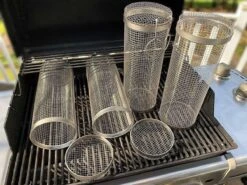 Lot De 2 Paniers à BBQ Ronds 30 X 10 Cm Avec Pinces à Fourche - Grille Grille Grille Grille Pour Barbecue - Accessoires Pour Outils -Grill Feu Maison 1200x900 25