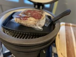 The Bastard Sizzling Assiette Et Support L/M -Grill Feu Maison 1200x900 39