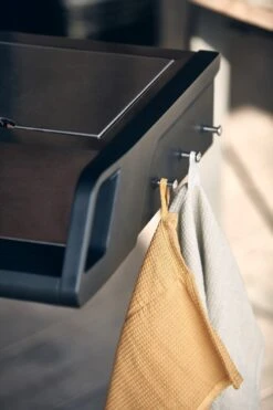 Barbecue à Gaz Enders Monroe Pro 4 SIK Turbo - Backburner- 153.5×58×118.5 Cm - 41 KG - Brûleur Infrarouge - Gaz - Barbecue 19 Barbecue à Gaz Enders Monroe Pro 4 SIK Turbo - Backburner- 153.5×58×118.5 Cm - 41 KG - Brûleur Infrarouge - Gaz - Barbecue -Grill Feu Maison 799x1200 1