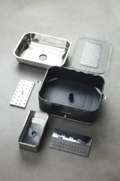 Barbecook Carlo - Barbecue Au Charbon De Bois - Barbecue De Table - Sac De Transport - Compact - Ventilateur - 38,5 X 28,5 Cm - 6 P. - Gris -Grill Feu Maison 800x1200 1