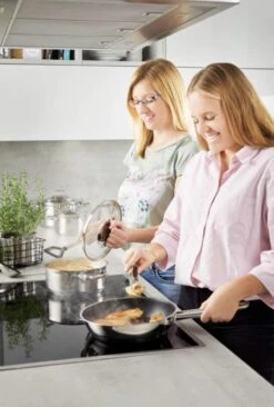 Rösle - Pince Avec Anneau De Suspension - Acier Inoxydable - 2 Cm - Argent -Grill Feu Maison 809x1200 1