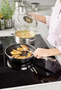 Rösle - Pince Avec Anneau De Suspension - Acier Inoxydable - 2 Cm - Argent -Grill Feu Maison 812x1200