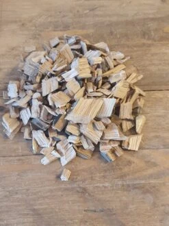 Assortiment D'amandes Fumées, Agrumes, Vignes, Pêche, Fûts De Vin Rouge, Whisky, Olive