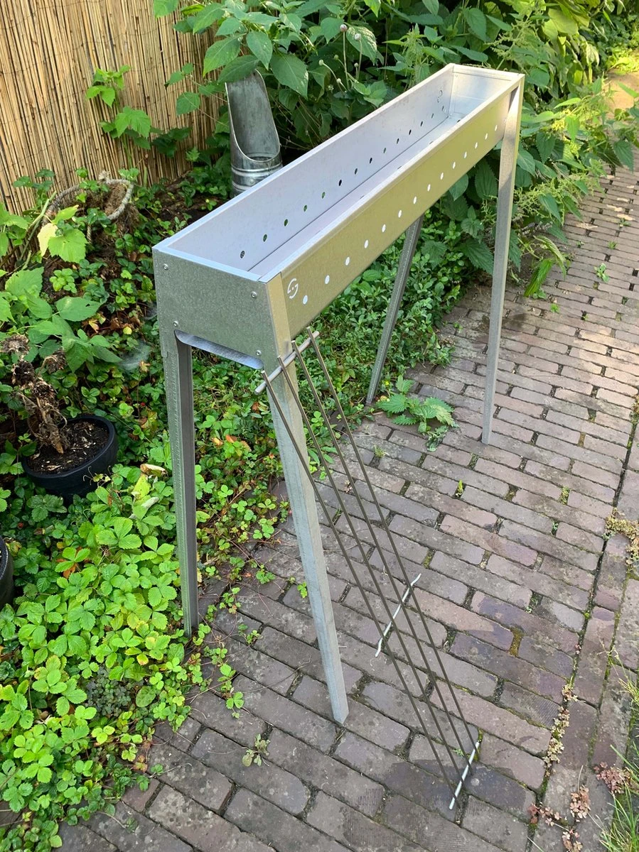 Spiedini Satay BBQ Bali 80 - Barbecue à Charbon Avec Grille Horizontale Pour Satay Ou Autres Brochettes - Longueur 80 Cm, Largeur 11 Cm - Matière : Fer Aluminisé 5 Spiedini Satay BBQ Bali 80 - Barbecue à Charbon Avec Grille Horizontale Pour Satay Ou Autres Brochettes - Longueur 80 Cm, Largeur 11 Cm - Matière : Fer Aluminisé – Image 5