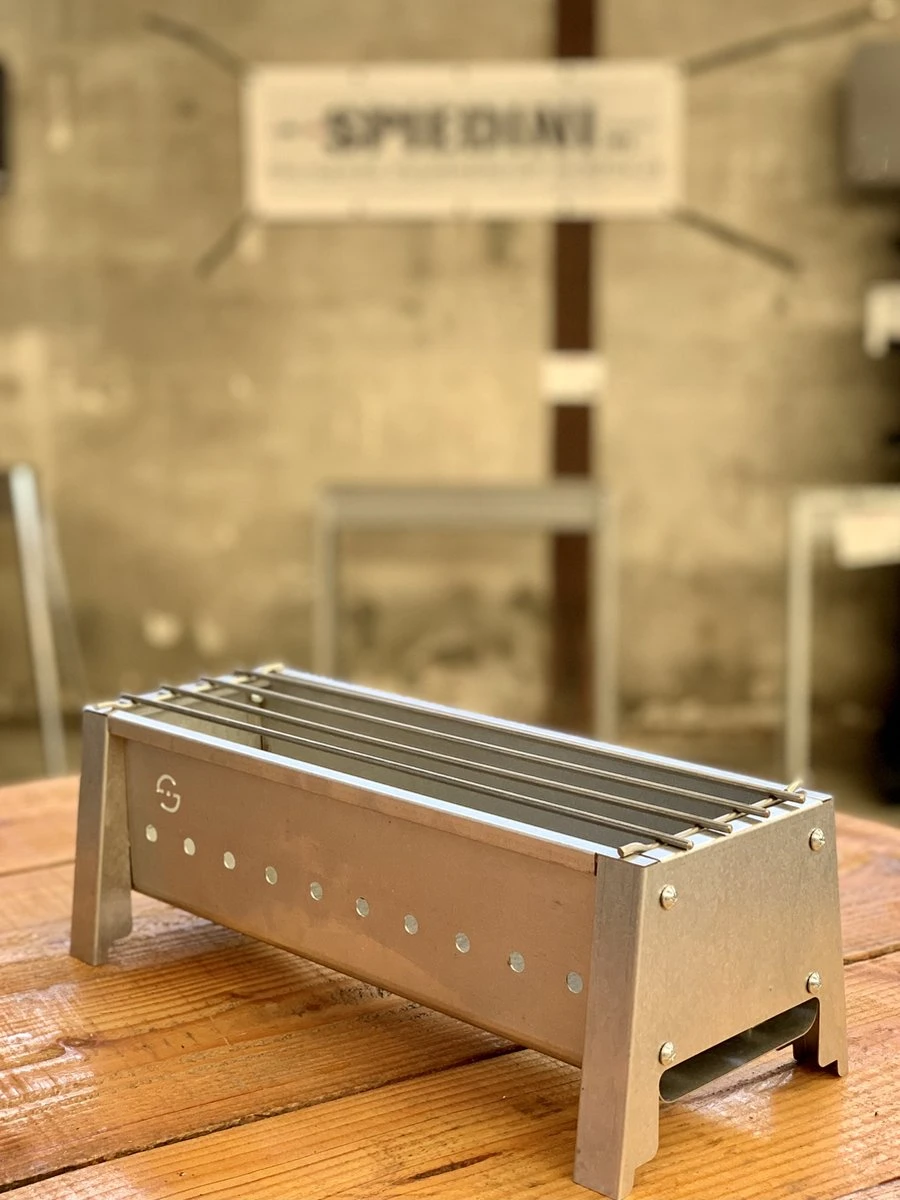 Spiedini Saté-bbq Bali 40 Mini - Petit Barbecue à Charbon étroit Avec Grille Horizontale Pour Satay Ou Autres Brochettes - 40 Cm De Long, 11 Cm De Large, 14 Cm De Haut - Idéal Pour Jardin Ou Cheminée, Ou Balcon - Matériau : Fer Aluminisé 3 Spiedini Saté-bbq Bali 40 Mini - Petit Barbecue à Charbon étroit Avec Grille Horizontale Pour Satay Ou Autres Brochettes - 40 Cm De Long, 11 Cm De Large, 14 Cm De Haut - Idéal Pour Jardin Ou Cheminée, Ou Balcon - Matériau : Fer Aluminisé – Image 3