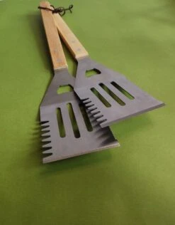 Outils De BBQ - Accessoires De BBQ - Spatule De Barbecue - Fête Des Pères - Cadeau Homme - Barbecue Et -Grill Feu Maison 938x1200